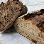 パーラー江古田 - いちじくとくるみのコンプレ ハーフ 367円
      とカンパーニュ ハーフ 442円