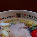 Doutomborikamukura - 上半分が大きく開いたオリジナル丼(どんぶり)。