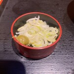 Irori An Kiraku - 小皿にネギと柚子胡椒