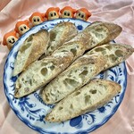 LA PETITE BOULANGERIE KITA KAMAKURA - バゲット　300円