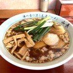 尾道ラーメン 山長 - こちらで@930円❗️お京阪沿線では長年続く、ご当地ラーメンの元祖やね。