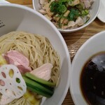 Kakashi - 白湯つけ麺、チャーシュー丼