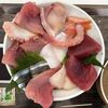 横浜魚市場卸協同組合 厚生食堂 - 料理写真:店長のおすすめ海鮮丼1200円