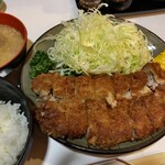 豚珍館 - とんかつ定食 1050円