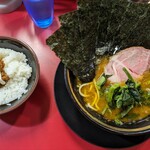 家系ラーメン とらきち家 - 