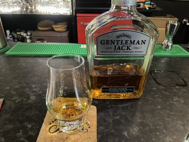 AMERICAN CASUAL BAR Nika（アメリカン カジュアル バー ニカ） - 横手（バー）の写真