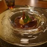ラ・レゾナンス - チコリコーヒーのババロアと洋梨の赤ワインコンポート