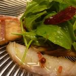 ラ・レゾナンス - 鱈のスモークも桜の香りが利いて食べやすかった、ピンクペッパー（コショウボク）が凄く良く合っていた。