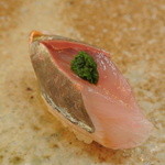 すし家 一柳 - あじ