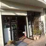 グラッパ カフェ - 隣がブックバザールと言う古本屋です