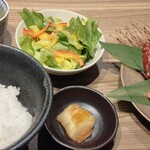 Oumi Yakiniku Horumon Sudaku - ランチ。高級感が出せていない