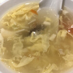 天福 餃子酒場 - おかわり無料の玉子スープ