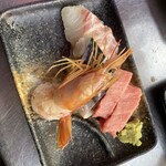 立ち呑み 庶民 京橋店 - お造り4種盛り合わせ500円