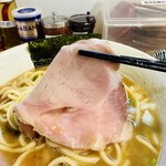とんぼ庵 - 【濃厚魚介豚骨しょう油らぁめん＝2種類のチャーシュー】