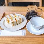 HARIO CAFE - フルーツサンド、ドリップコーヒー