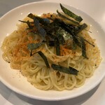 らぁめん ほりうち - 唐辛子は麺にかける派。