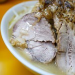 ラーメンエース - 豚アップ