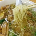 ラーメン ミンミン - 相変わらず柔い色白細麺！