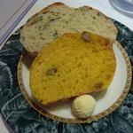 ル・ポティロン - 自家製のパン