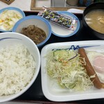 松屋 - ソーセージエッグ定食(450円)