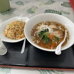 中華料理 品香軒 - 【2023.12.30(土)】ラーメンセット（醤油ラーメン＋チャーハン）950円