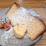 La Stalla - ケーキではなくあくまでもパンです。トラディショナルなものなんでしょうねこれが。