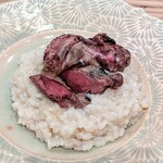 La Stalla - ホント何が出てくるのか分からんお店というか。丸鳩をナン千円で一卓に提供するよりも、六人で分けて食べる方が楽しいですもんね。この営業スタイルは実に良いです。