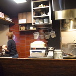 麺や 紡 - ご主人と奥さん、ピッタリ息が合っていて、素晴らしい仕事っぷりです(*´Д｀)