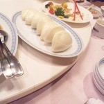 菜遊記 - まんとうに挟んで食べます。