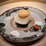 温石 - 蕪のふろふき。限界までお出汁を吸っていて、舌で潰すと蕪の香りとともに溢れだしてきます。また温石さんに来られたなぁと思う一品です。