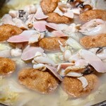 温石 - 甘みの増してきた白菜と麻機蓮根団子を合わせた鍋仕立て。