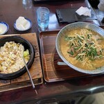 熊八珍 - 料理写真:ニラレバラーメンセット（半石焼チャーハンセット）1509円