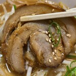 麺屋 - チャーシューリフト