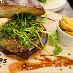 Luxe Burgers & Sunny'S Table - 