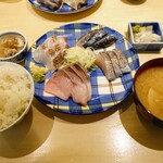 やまね食堂 - 刺身定食