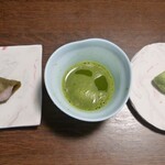 山田餅 - 抹茶で食す