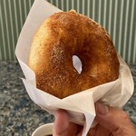 Donut and Meatball KEOkeo - シナモン
      手がめちゃくちゃ熱かったです(^◇^;)