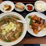 台湾料理 幸楽園 - 酢豚ランチ(味噌ラーメン)