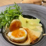 ブラッスリー 航 - うふマヨネーズとアボカド