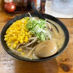 大正麺業 - 味噌ラーメン @900円.                                              ＋味付玉子@100円、コーン@100円