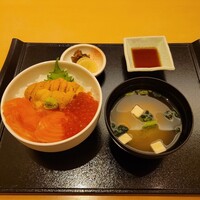 函館うに むらかみ 日本生命札幌ビル店 - 