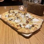 Obika Mottsuxare Rabani Shishinjukuten - Pizza セッテ フォルマッジ　3,800円