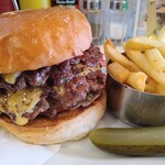 米国食堂 マンドリン ハンバーガーキッチン - ダブルチーズバーガー