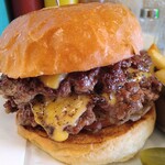 米国食堂 マンドリン ハンバーガーキッチン - ダブルチーズバーガー