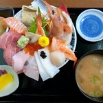 御食事処 魚ふみ - 海鮮丼＠1900円