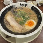 Echigohizoumemmujinzou - 豚骨醤油ラーメン