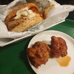 ラッキーピエロ 本町店 - ラッキーチーズバーガー／チャイニーズフライドチキン ２ピース