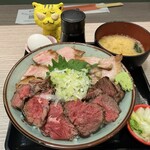 Kanazawa Nikushokudou - 能登牛と能登豚の肉丼　2,100円(税込)  ※手前が、能登牛