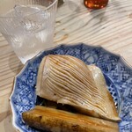 食堂 おがわ - “真魚鰹と牛蒡”。美しい真魚鰹！太くてホカホカの牛蒡…。このように何気な一皿（失礼！）が食った事ない味わいを見せるってホンマ想像を超えております。