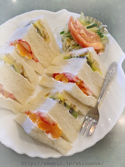 ストロベリーフィールズ フルーツショップカンノ 西新宿 カフェ 食べログ ストロベリーフィールズ フルーツショップカンノ 西新宿 カフェ 食べログ